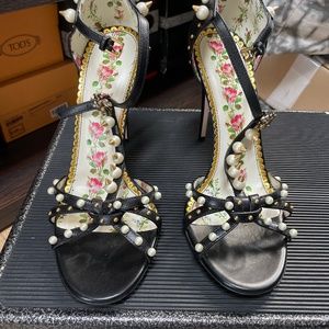 Gucci shoes